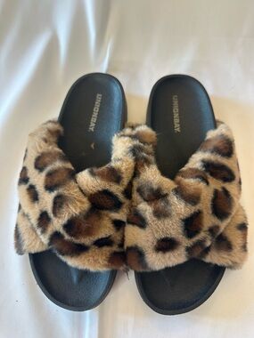 Faux Fur Leopard Slide Sandals Union Bay Women shoes sandals Animal Print Size 9